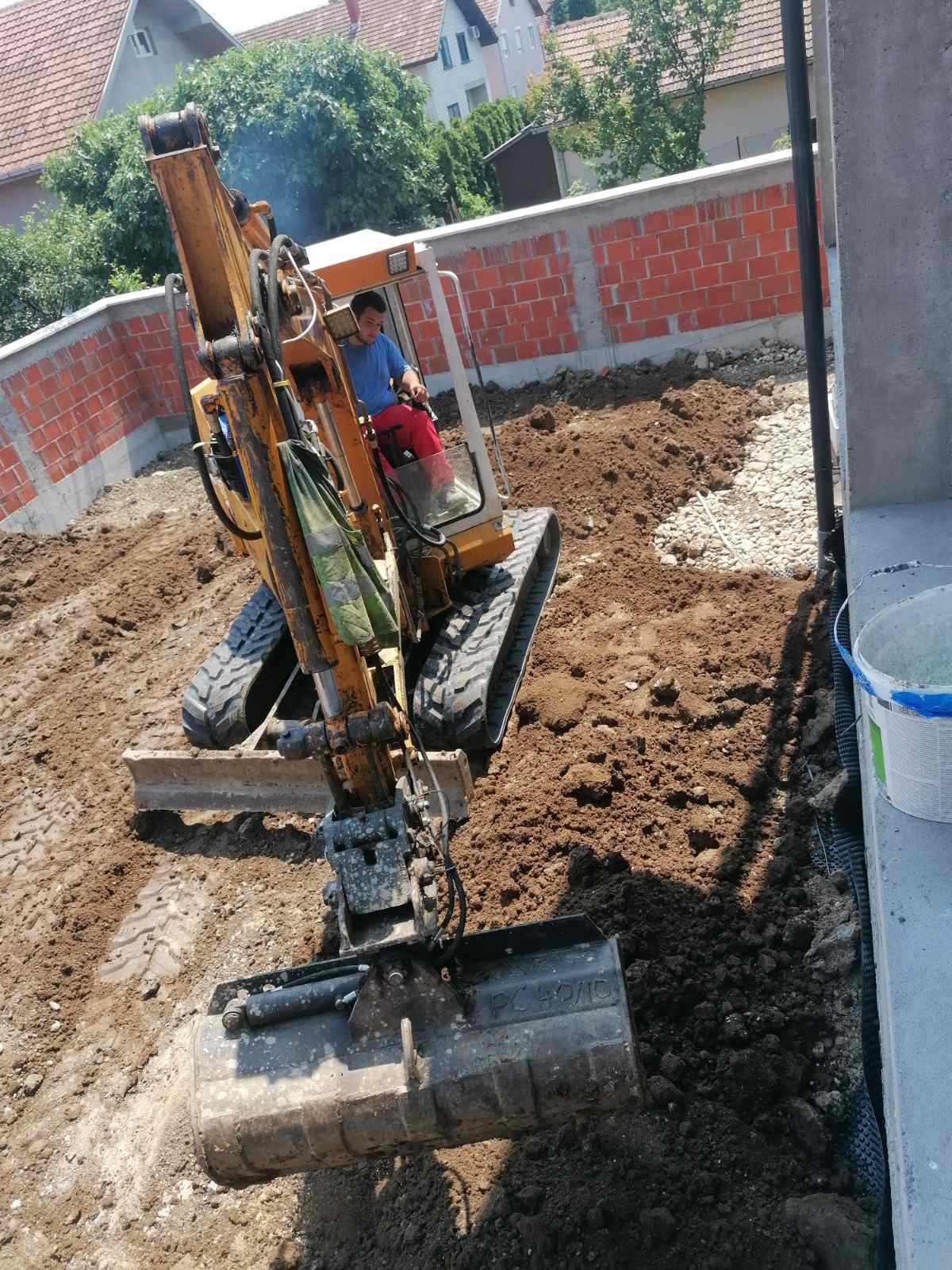 Iskopavanje mini bagerom Kragujevac – slika 1 od 60